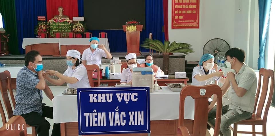 Tiem vaccin Verro Cell tại UBND xa Binh Nam 1